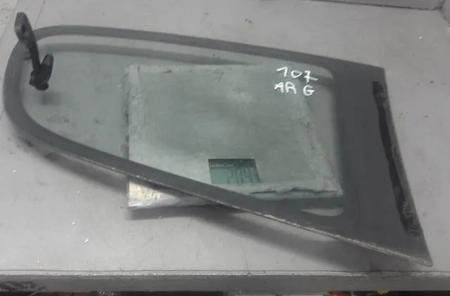 Glace porte ar g Peugeot 107 (PM_, PN_) 1.0 (2005-2014) 3 portes occasion