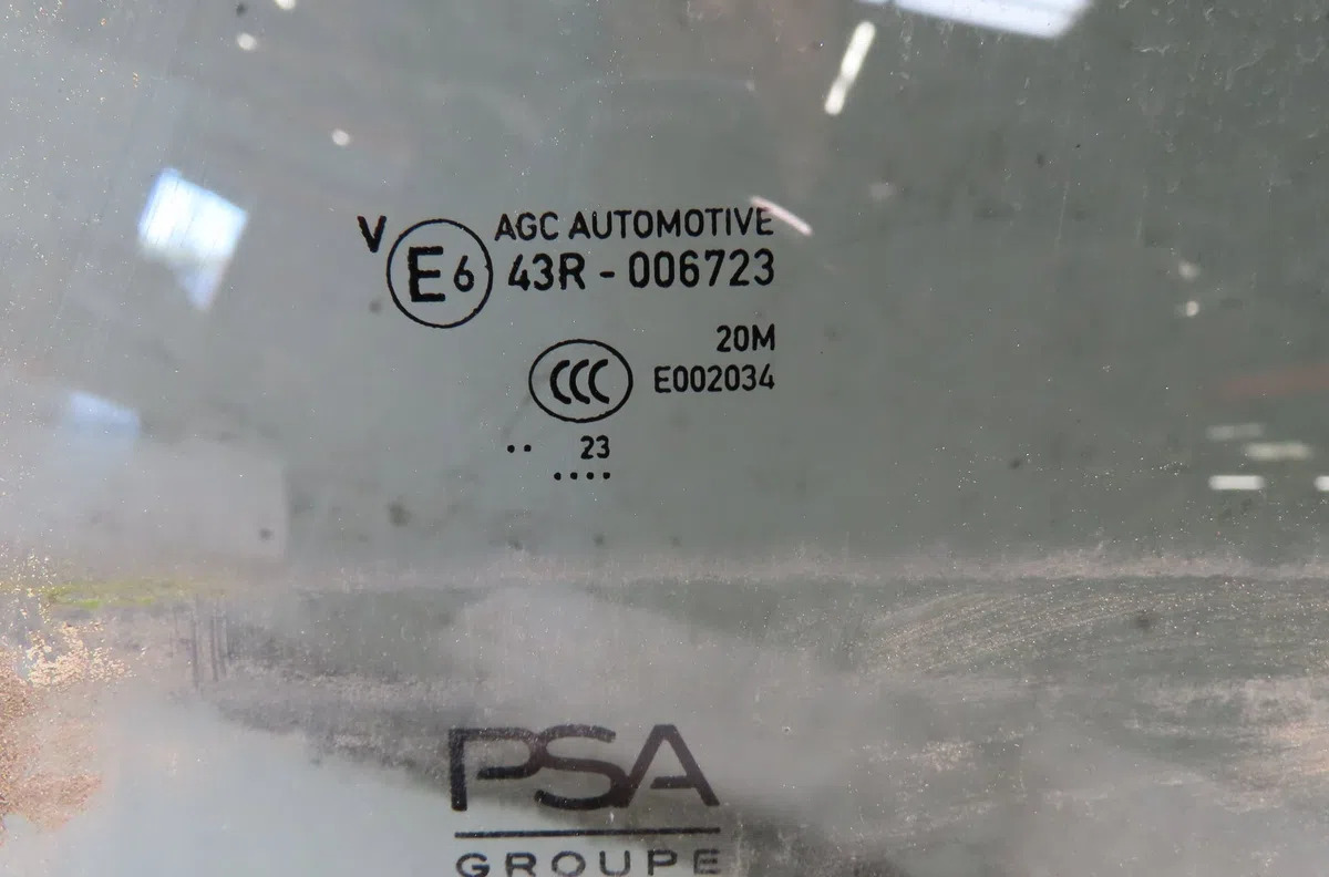 Glace porte ar g Peugeot 208 II (UB_, UP_, UW_, UJ_) 1.2 puretech 100 (2019) 5 portes occasion