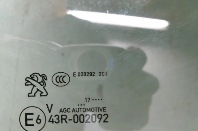 Glace porte ar g PEUGEOT 5008 occasion
