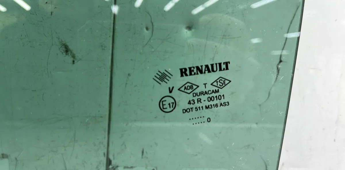 Glace porte ar g RENAULT CLIO 3 PHASE 2 BREAK occasion