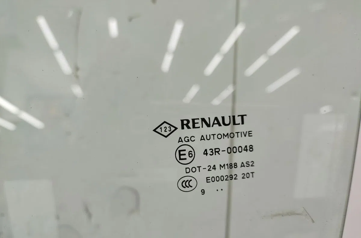 Glace porte ar g RENAULT SCENIC 3 PHASE 1 occasion