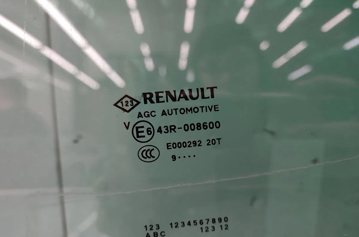 Glace porte ar g RENAULT SCENIC 4 occasion