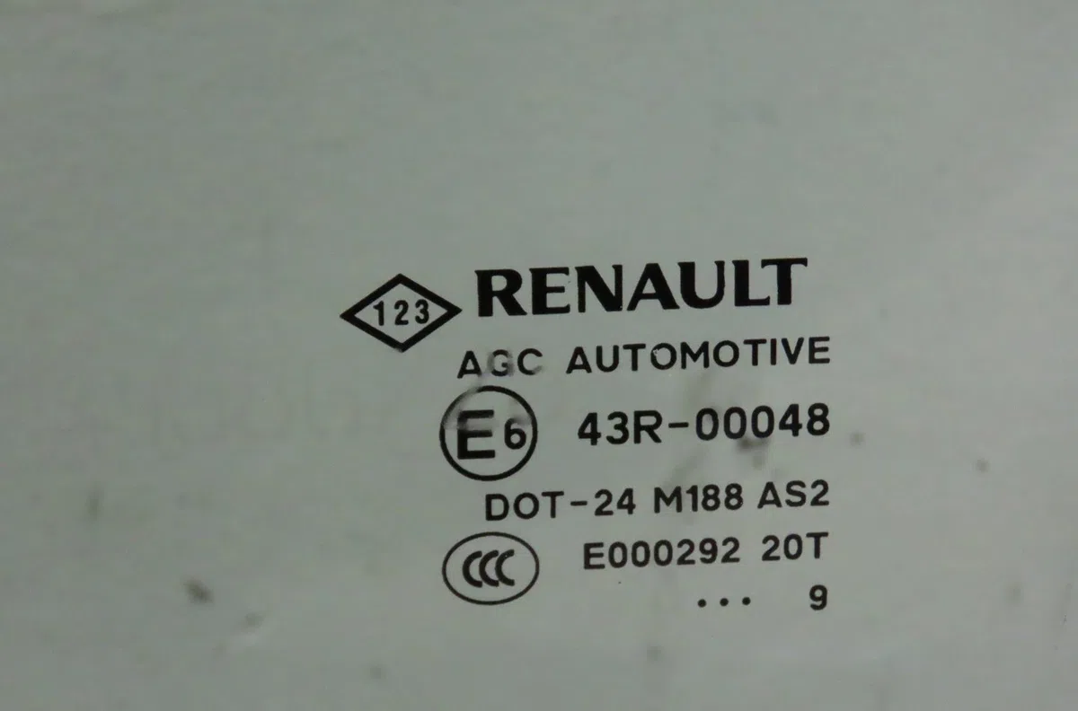 Glace porte ar g Renault SCÉNIC III (JZ0-1_) 1.9 dci (jz0j, jz1j, jz1k, jz1s) (2009) occasion