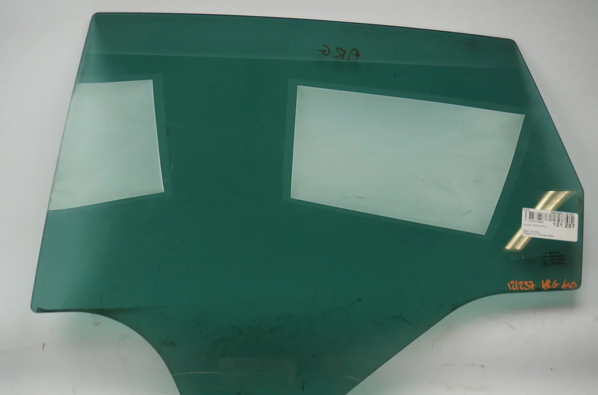 Glace porte ar g Seat ALTEA (5P1) 1.9 tdi (2004) 5 portes occasion