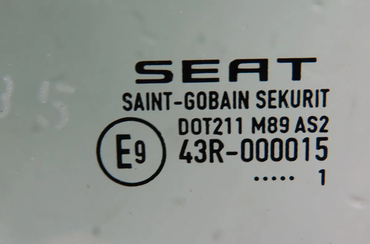 Glace porte ar g Seat IBIZA IV (6J5, 6P1) 1.6 tdi (2009-2015) occasion