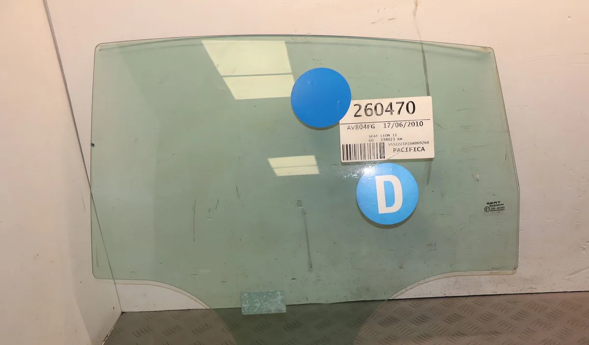 Glace porte ar g Seat LEON (1P1) 1.6 tdi (2010-2012) occasion