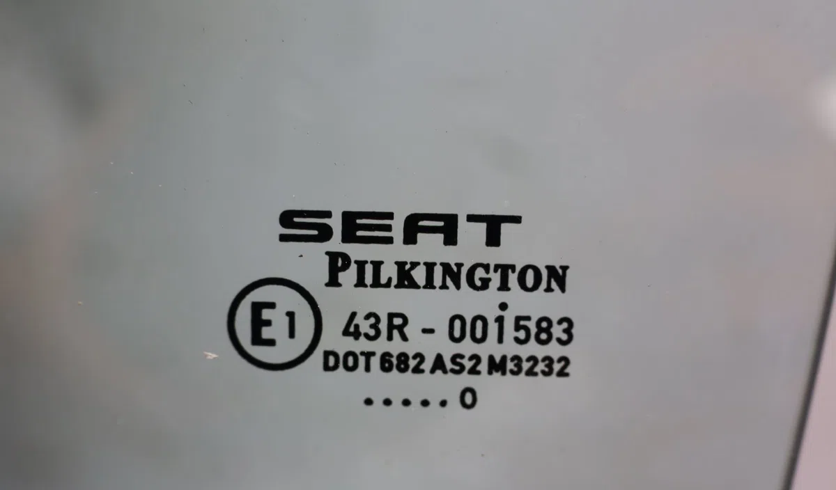 Glace porte ar g Seat LEON (1P1) 1.6 tdi (2010-2012) occasion