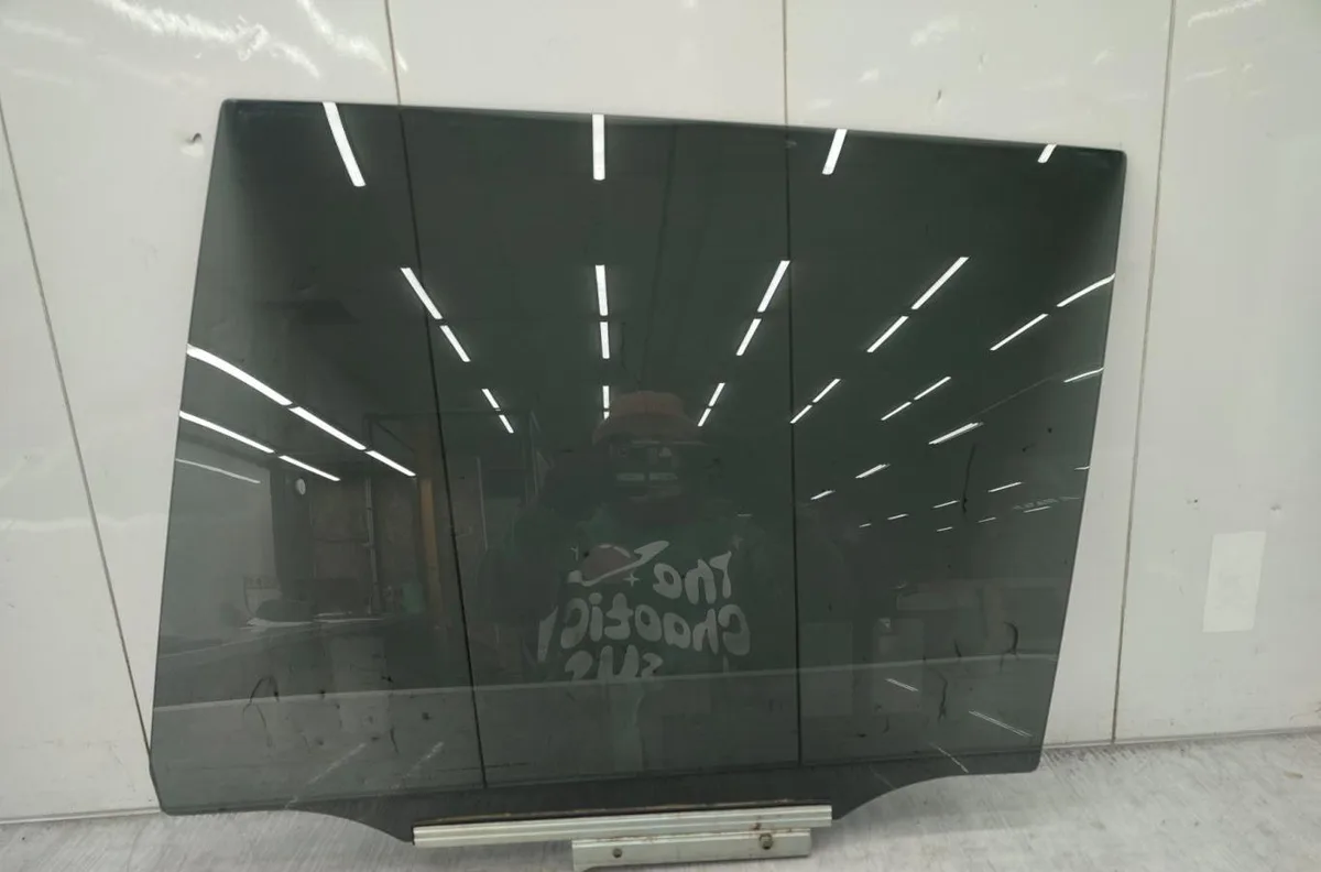 Glace porte ar g TOYOTA RAV4 3 PHASE 3 occasion