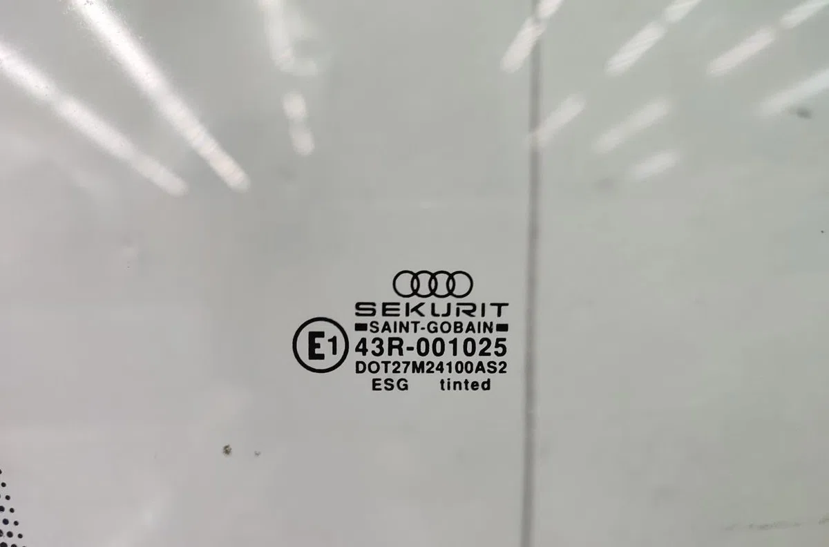 Glace porte av d AUDI 80 3 AVANT PHASE 2 BREAK occasion