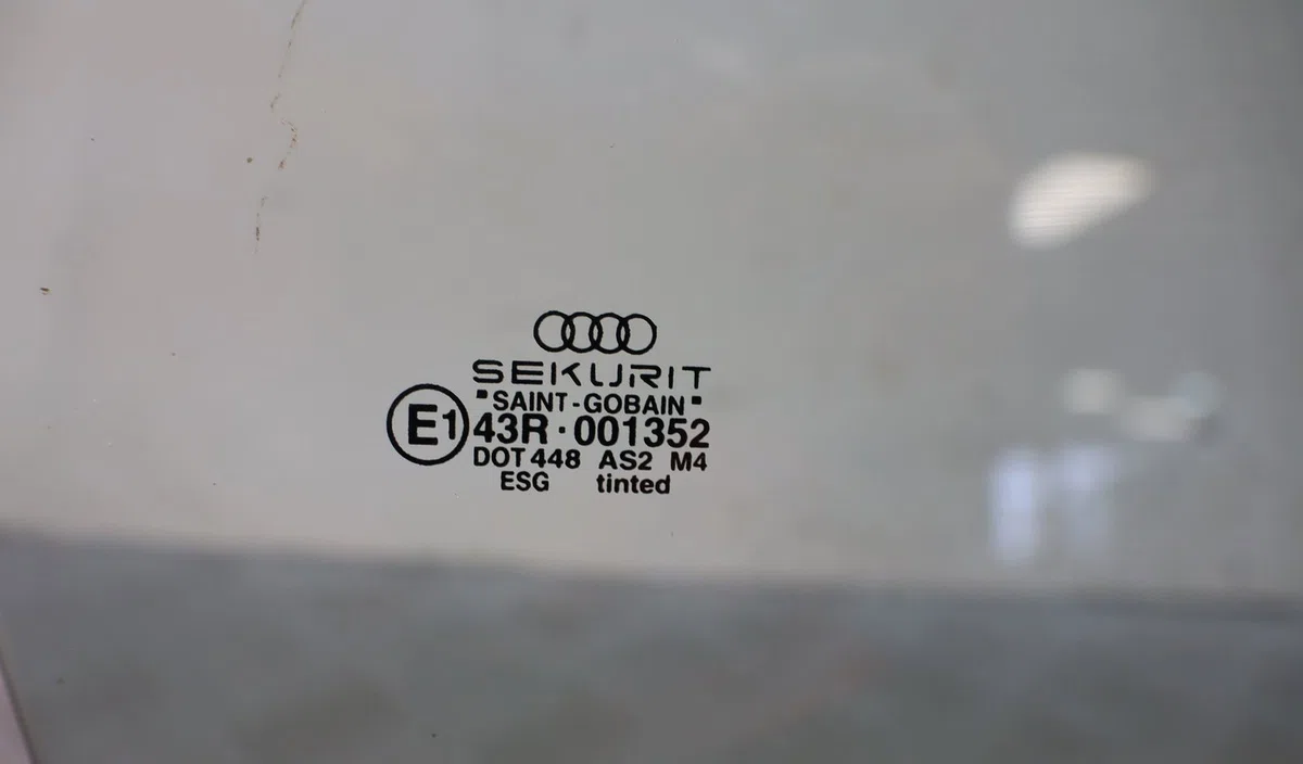 Glace porte av d Audi A3 (8L1) 1.9 tdi quattro (2000-2003) occasion