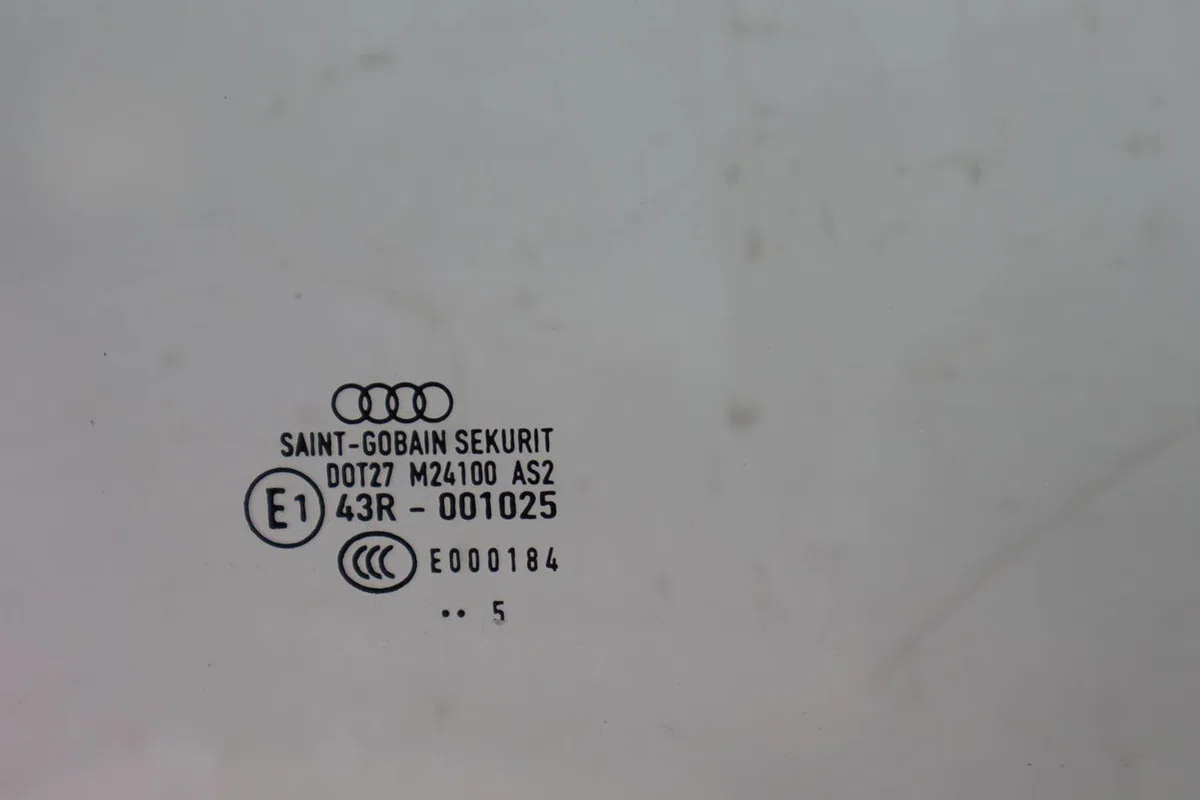 Glace porte av d Audi A4 B7 Avant (8ED) 1.8 t (2004-2008) occasion