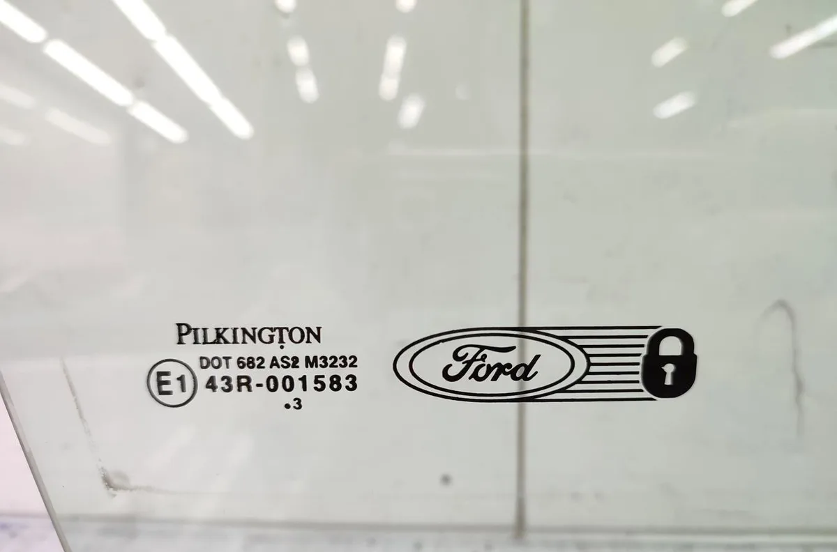 Glace porte av d FORD FUSION PHASE 1 occasion