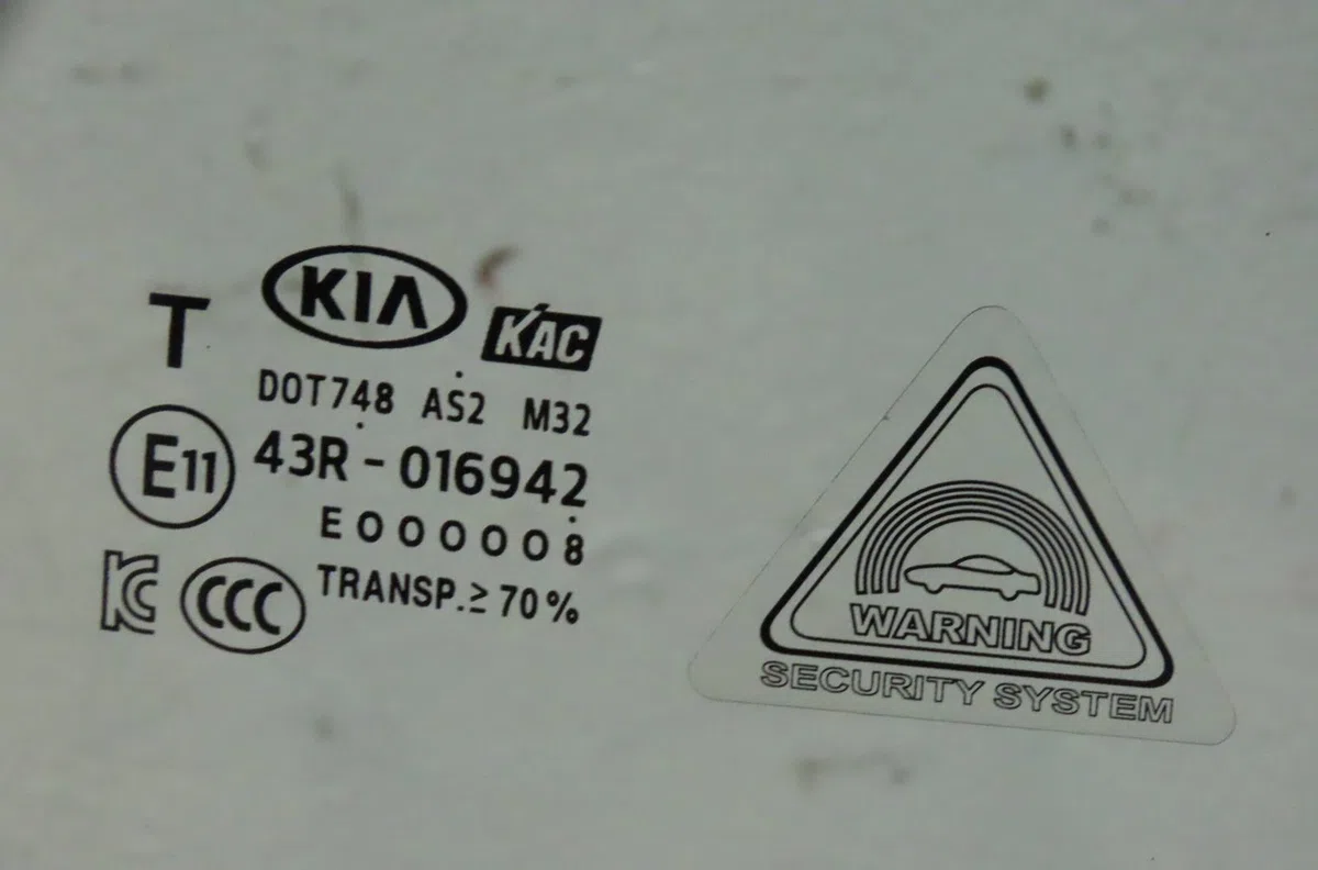 Glace porte av d Kia PICANTO III (JA) 1.0 (2017) 5 portes occasion