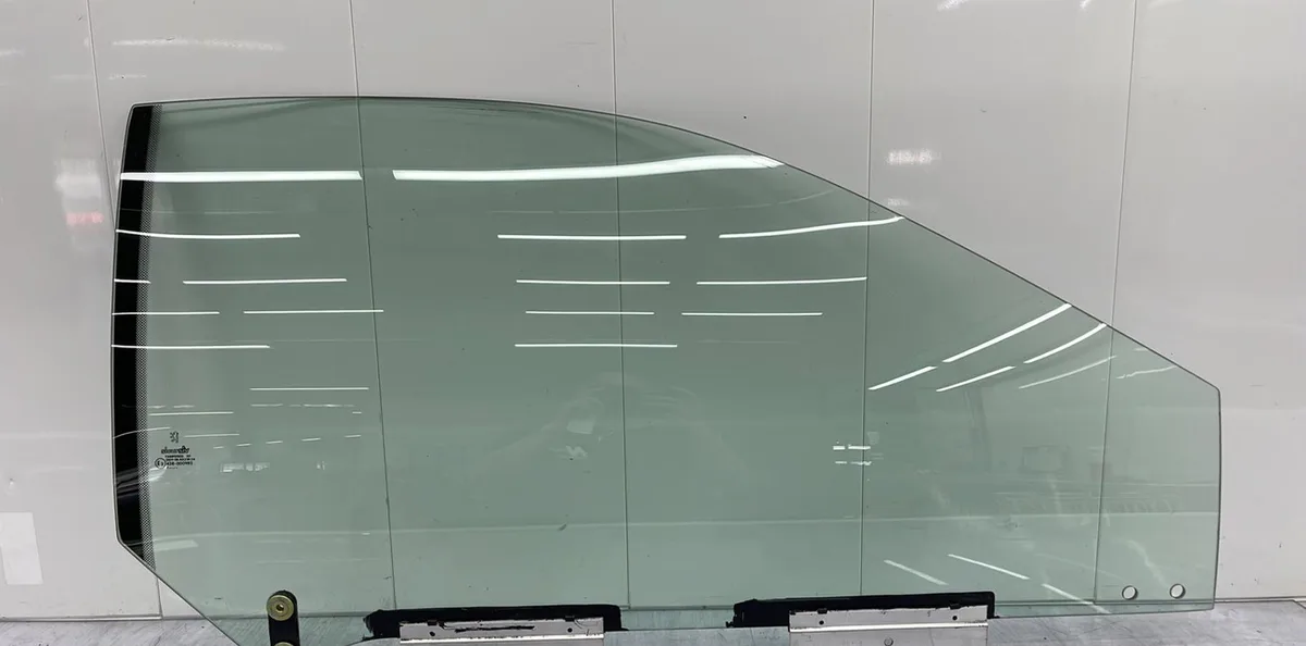 Glace porte av d PEUGEOT 406 COUPE occasion