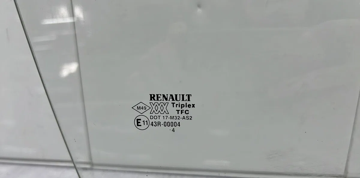 Glace porte av d RENAULT CLIO 1 PHASE 2 occasion