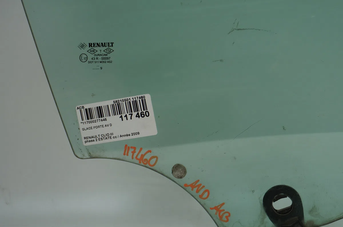 Glace porte av d Renault CLIO III Grandtour (KR0-1_) 1.2 16v (kr0p) (2007-2012) occasion