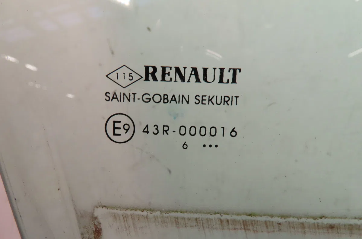 Glace porte av d Renault KADJAR (HA_, HL_) 1.6 dci 130 4x4 (2015) occasion