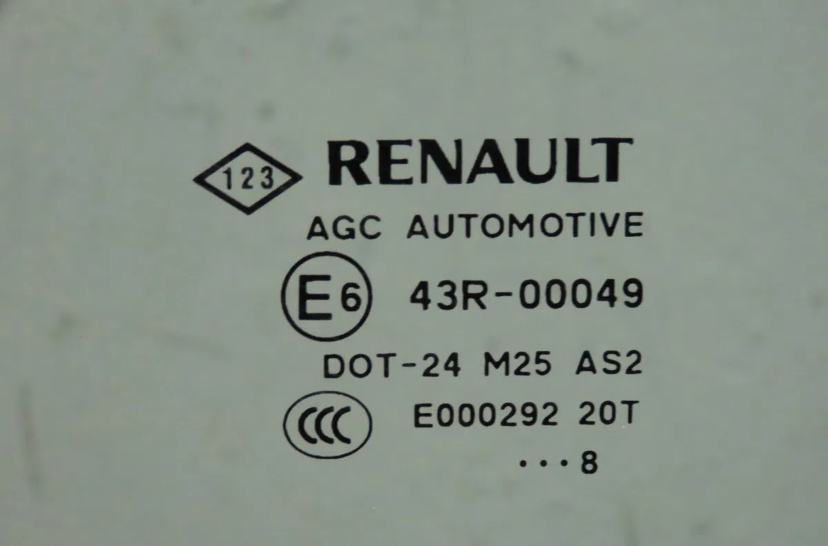 Glace porte av d Renault LAGUNA III (BT0-1) 2.0 16v (bt05, bt0f, bt0w) (2007-2012) occasion