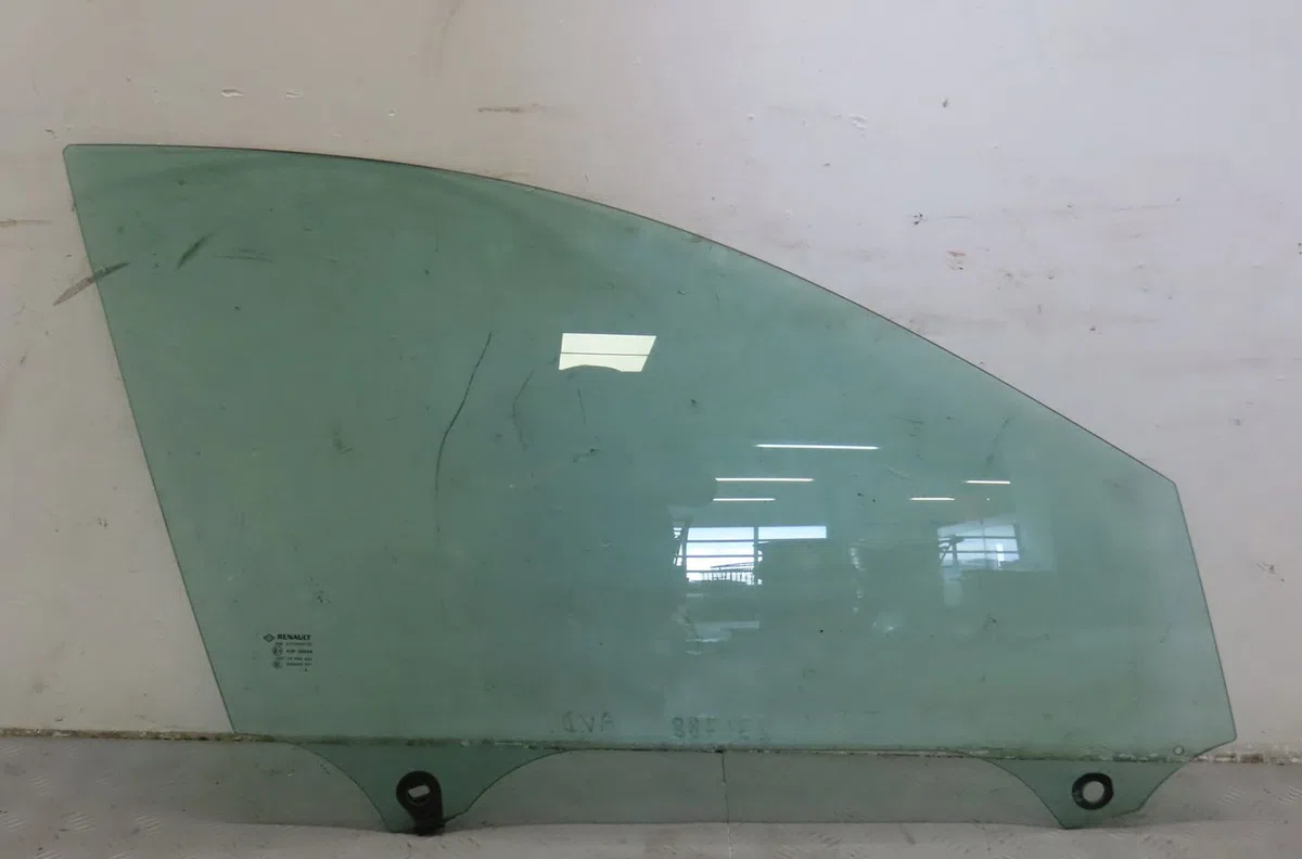 Glace porte av d Renault LAGUNA III (BT0-1) 2.0 16v (bt05, bt0f, bt0w) (2007-2012) occasion