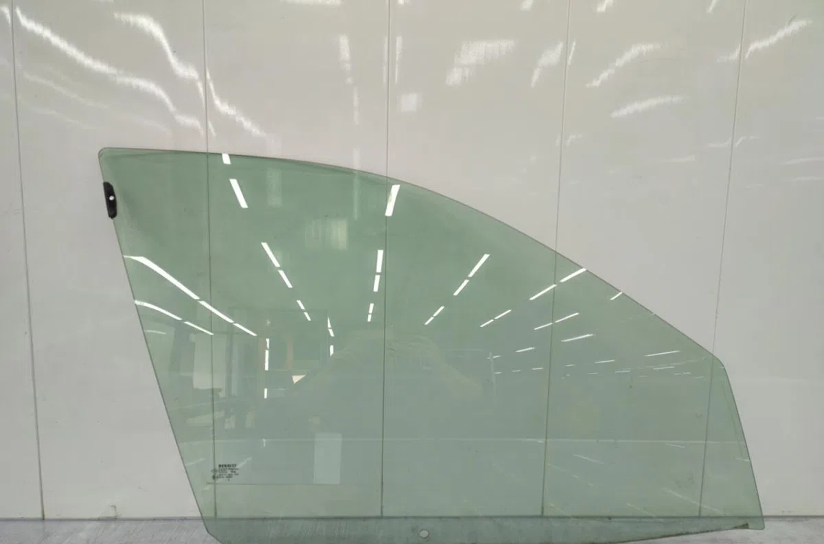 Glace porte av d RENAULT MEGANE 1 PHASE 2 occasion