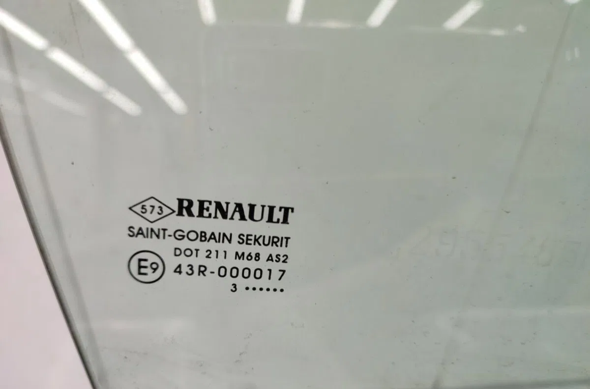 Glace porte av d RENAULT MEGANE 2 PHASE 1 CABRIOLET occasion