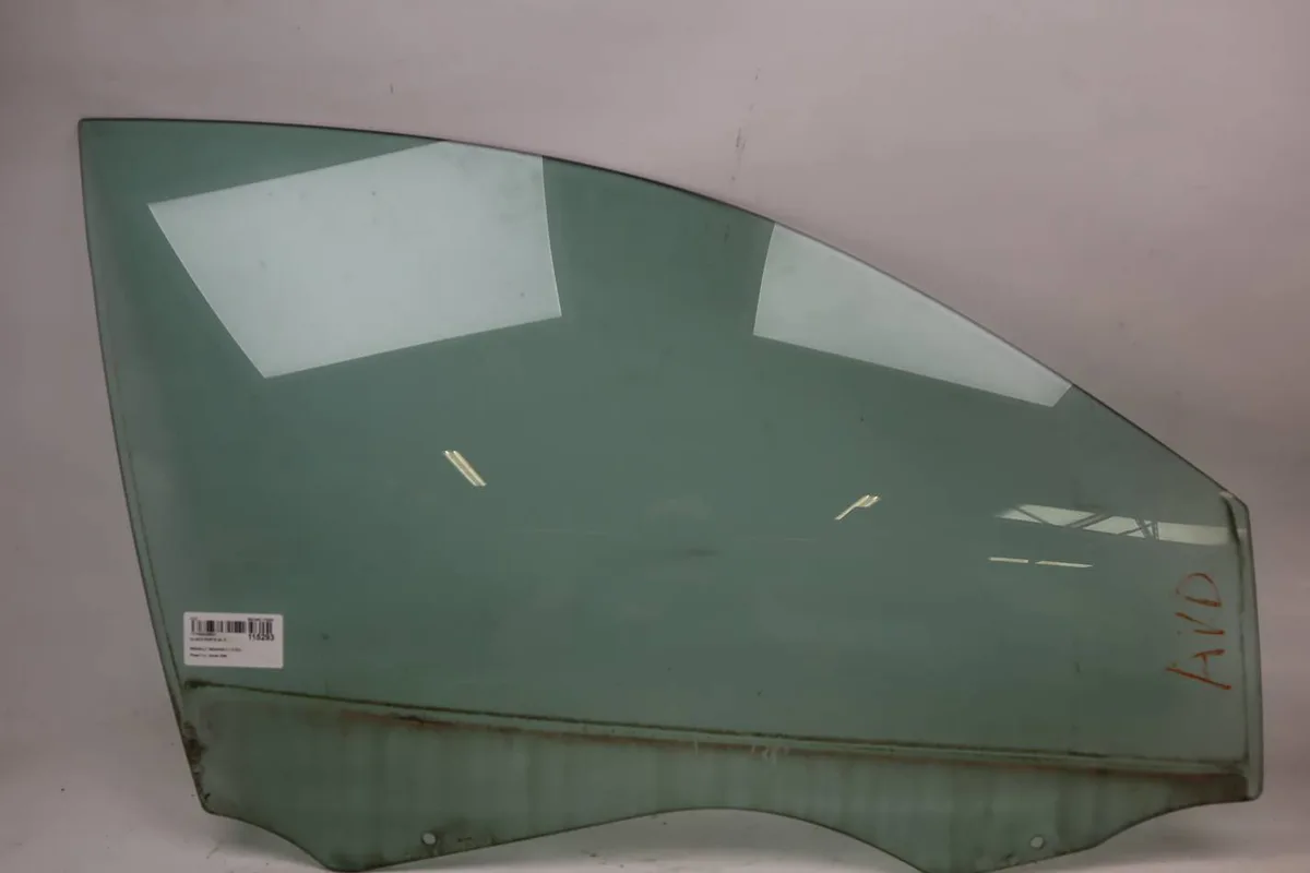 Glace porte av d Renault MEGANE II (BM0-1_, CM0-1_) 1.5 dci (bm1e, cm1e) (2005-2008) occasion