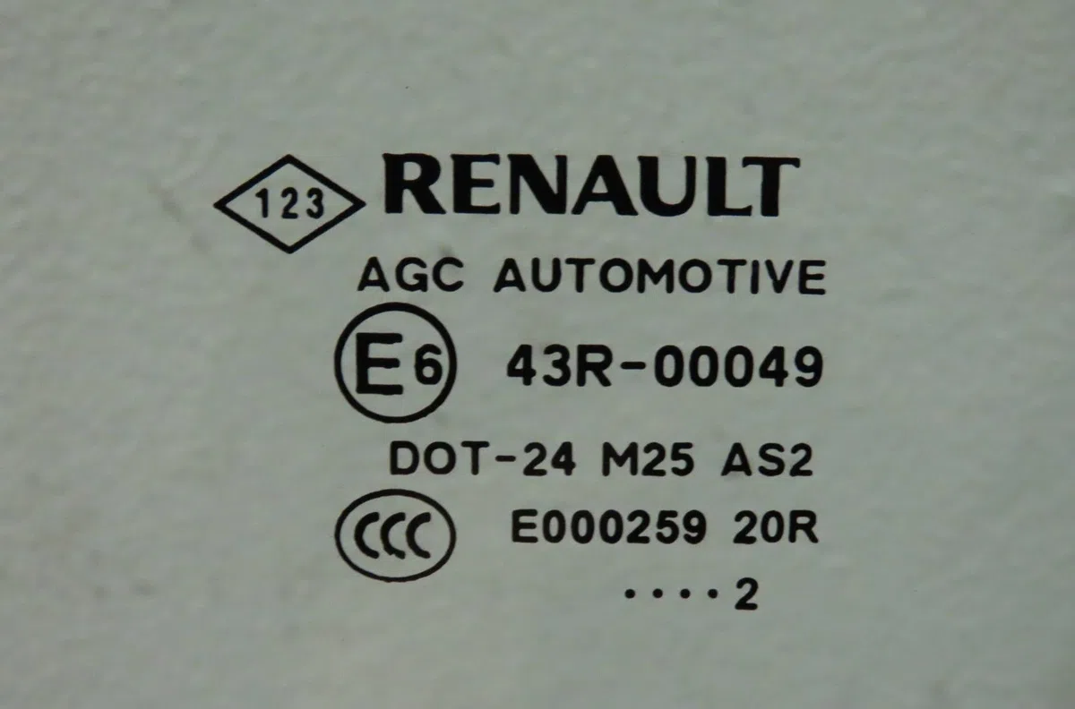 Glace porte av d Renault SCÉNIC III (JZ0-1_) 1.5 dci (2009) 5 portes occasion