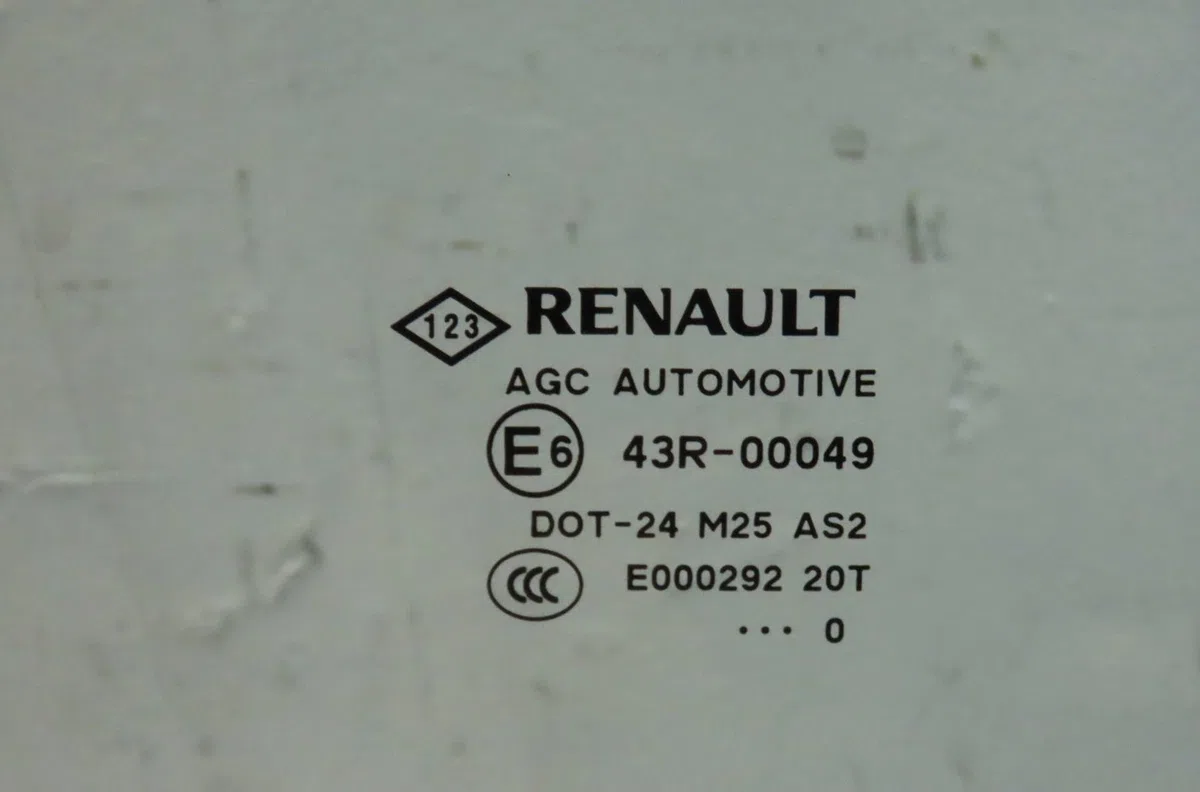 Glace porte av d Renault SCÉNIC III (JZ0-1_) 1.9 dci (jz0j, jz1j, jz1k, jz1s) (2009) occasion