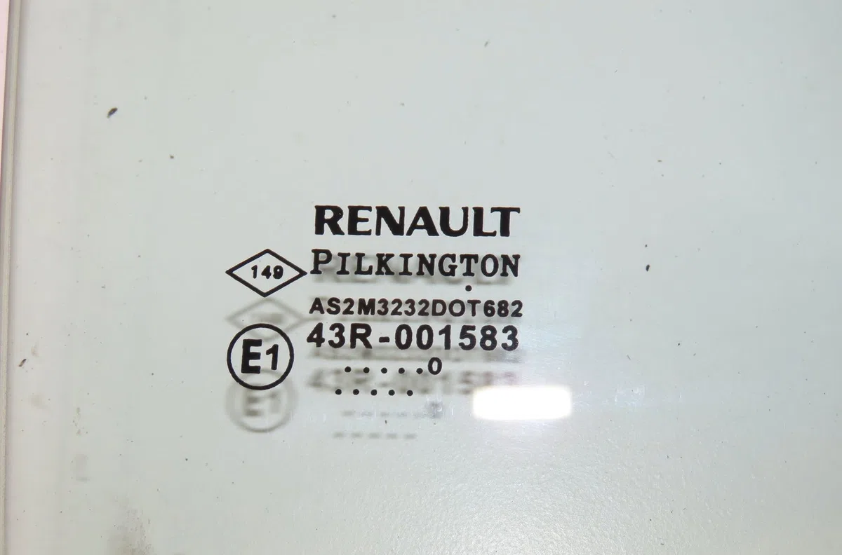 Glace porte av d Renault TWINGO II (CN0_) 1.5 dci (cn0e) (2007-2014) 3 portes occasion