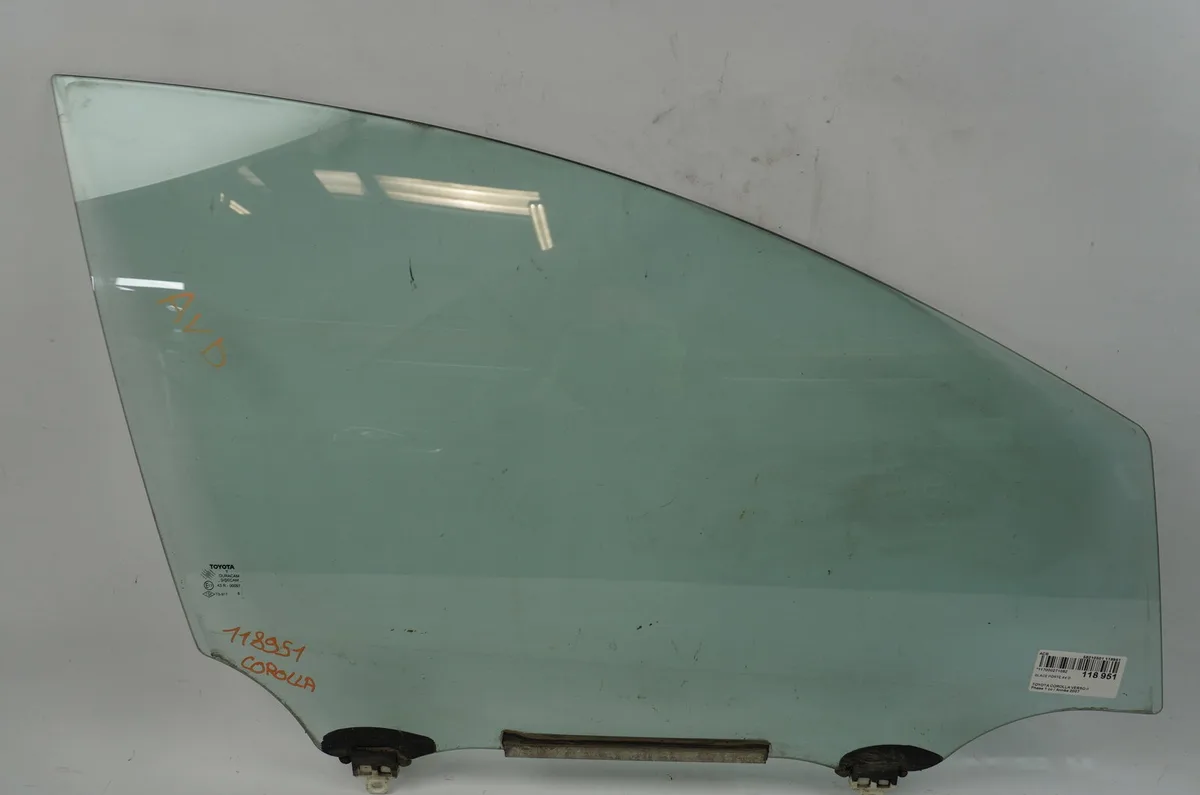 Glace porte av d Toyota COROLLA Verso (ZER_, ZZE12_, R1_) 2.2 d-4d (aur10_) (2005-2009) 5 portes occasion