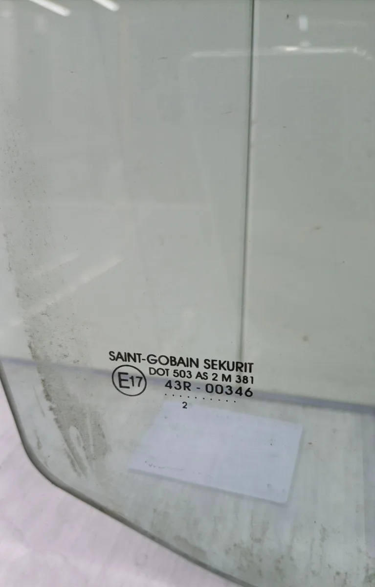Glace porte av d VOLKSWAGEN SHARAN 1 PHASE 3 occasion
