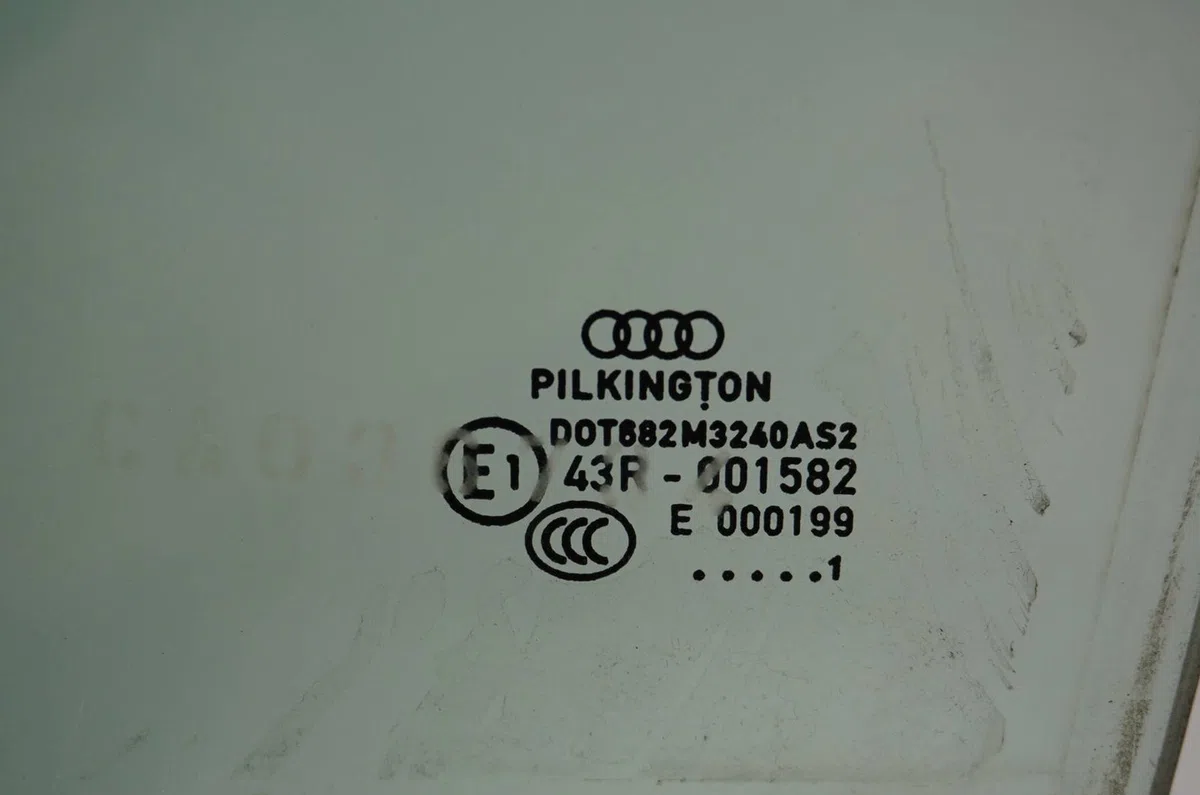 Glace porte av g Audi A3 (8P1) 1.9 tdi (2003-2010) 3 portes occasion