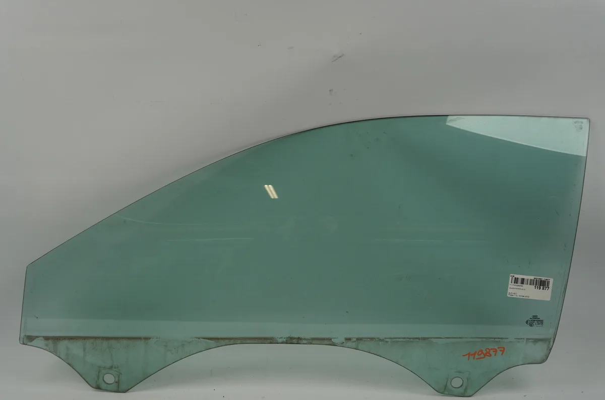 Glace porte av g Audi A3 (8P1) 1.9 tdi (2003-2010) 3 portes occasion