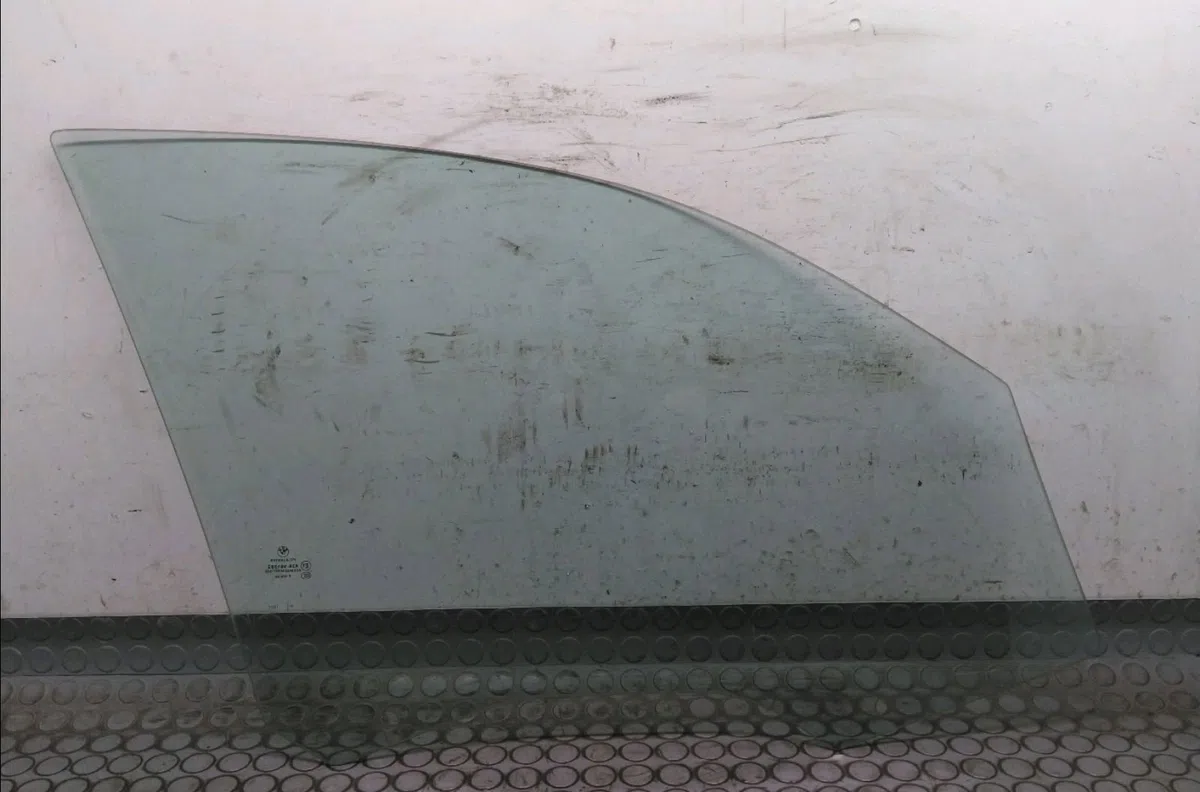 Glace porte av g Bmw 1 (E87) 116 d (2009-2011) occasion