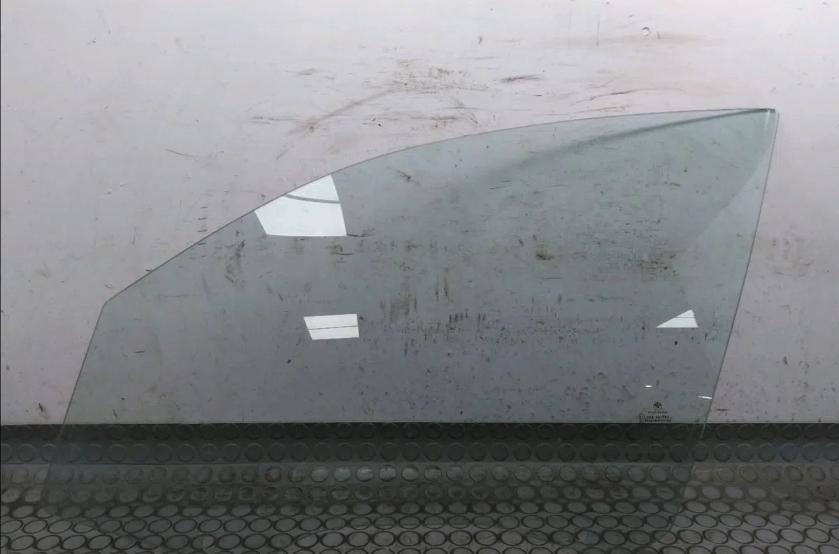 Glace porte av g Bmw 1 (E87) 116 d (2009-2011) occasion