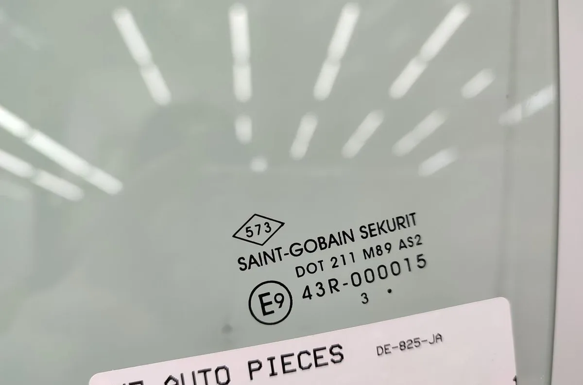 Glace porte av g DACIA SANDERO 2 PHASE 1 occasion