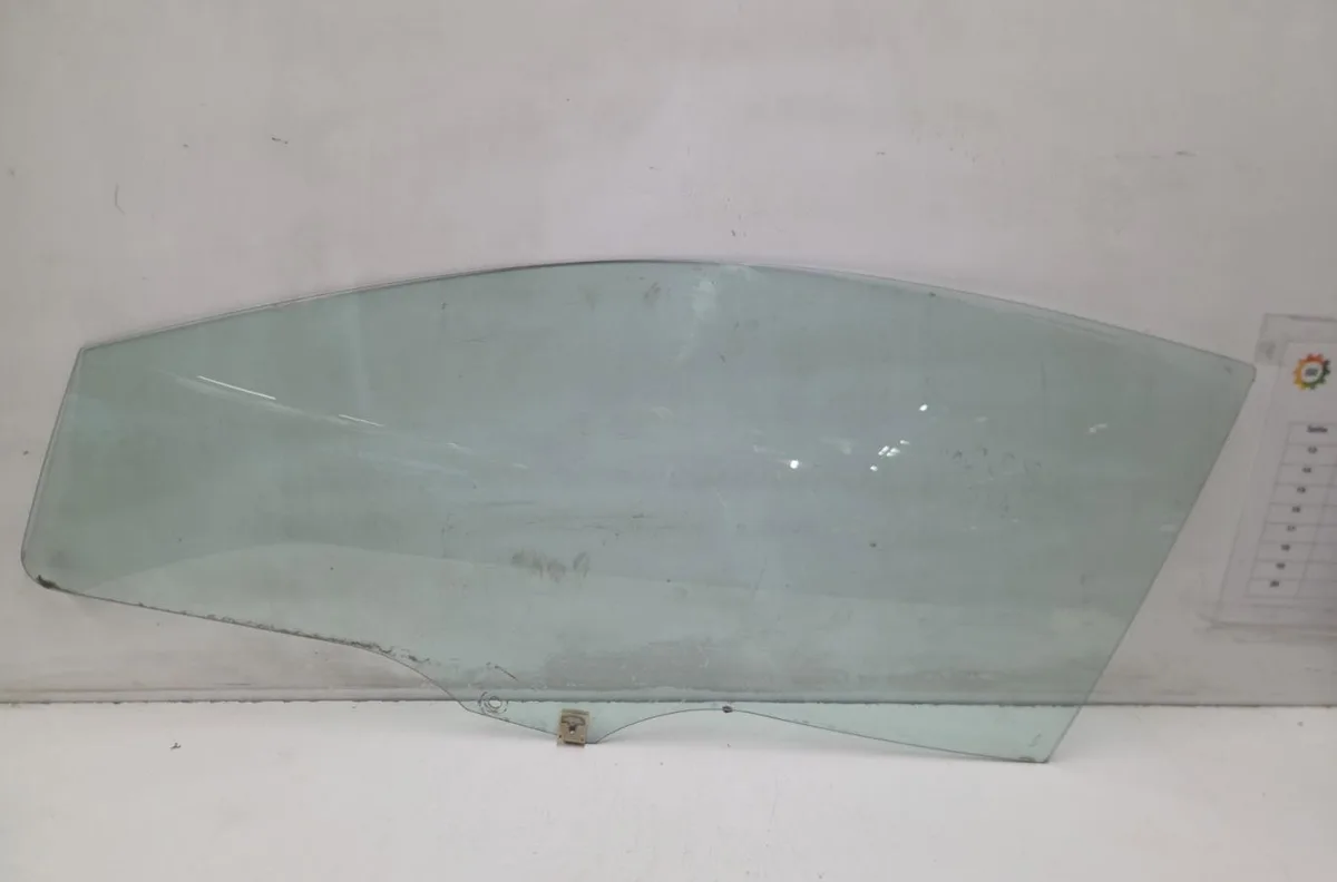 Glace porte av g MAZDA 2 2 PHASE 1 occasion