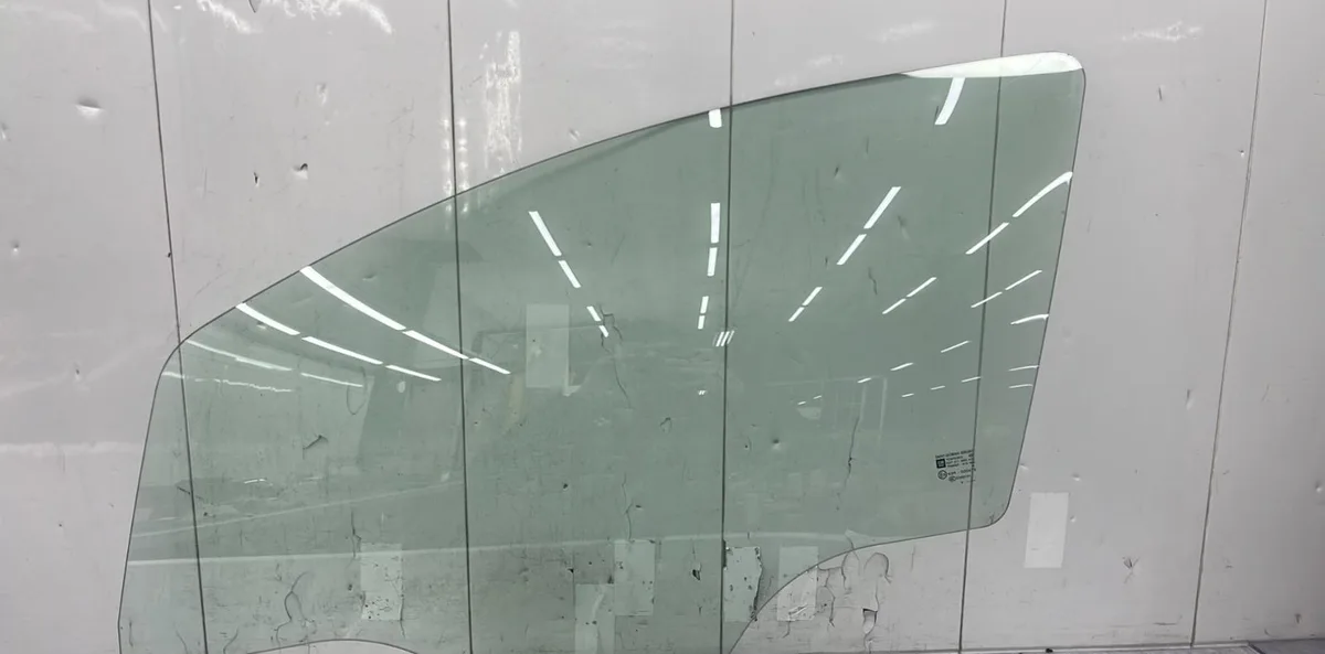 Glace porte av g OPEL CORSA E occasion