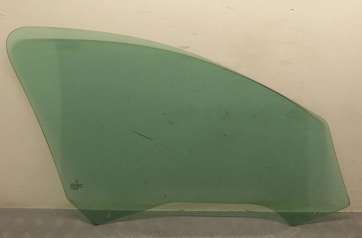Glace porte av g Peugeot 206 3-5 portes (2A-C) 1.6 16v (2000-2009) 3 portes occasion