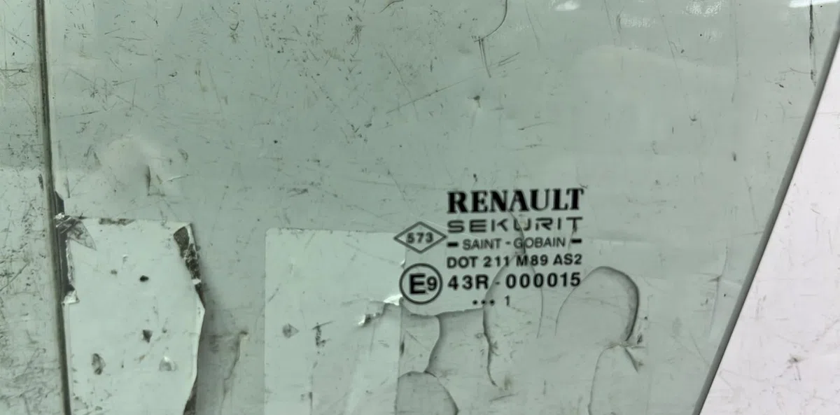 Glace porte av g RENAULT CLIO 2 PHASE 2 occasion
