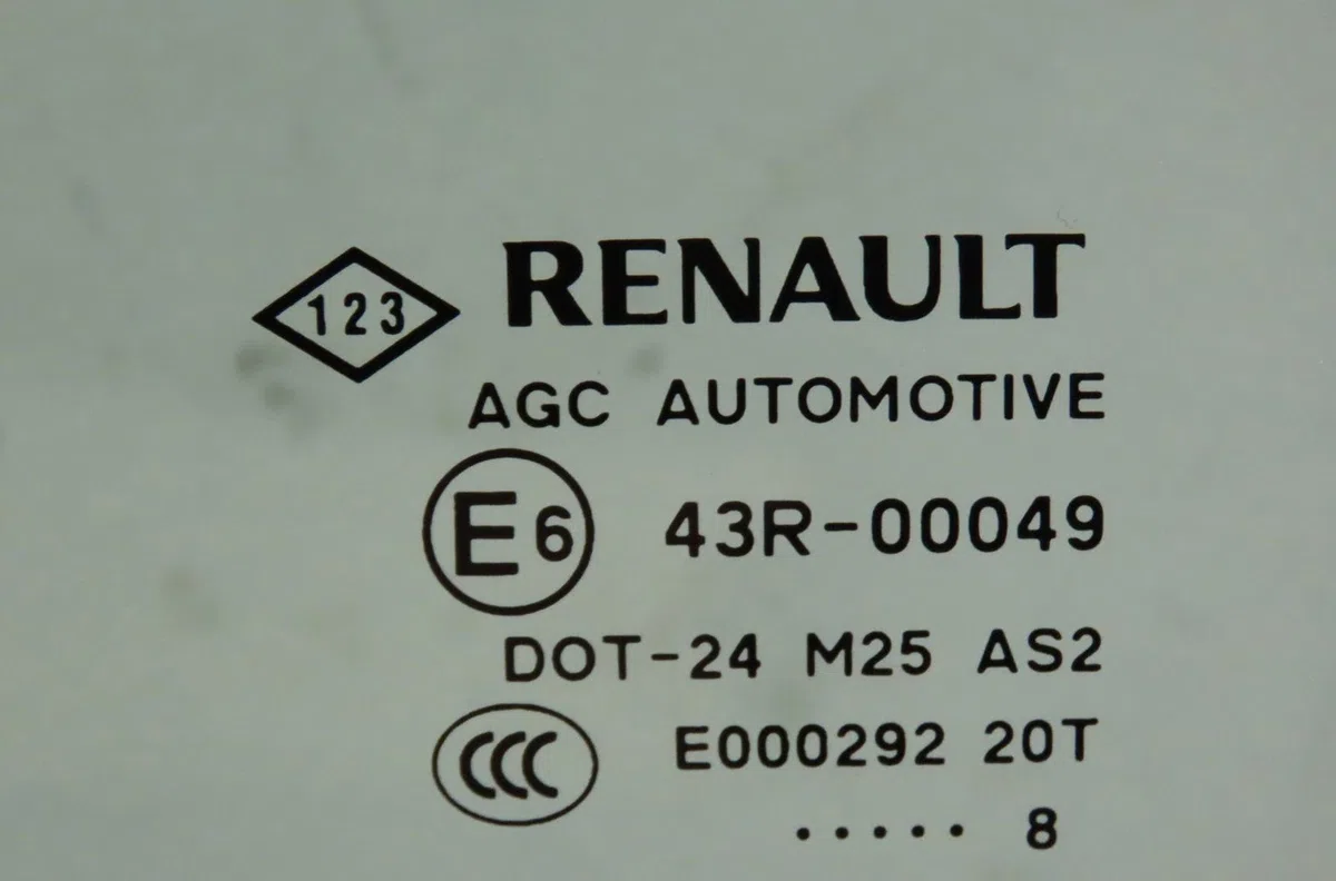 Glace porte av g Renault LAGUNA III (BT0-1) 2.0 16v (bt05, bt0f, bt0w) (2007-2012) occasion