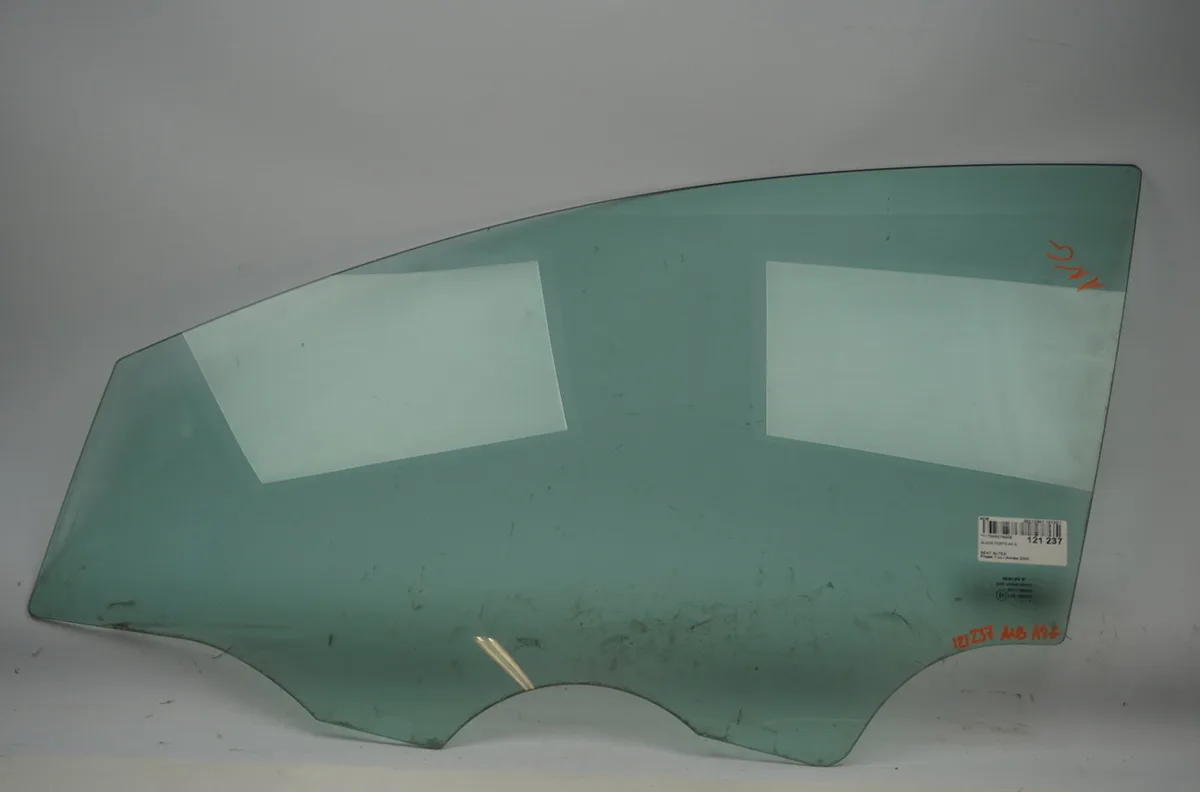 Glace porte av g Seat ALTEA (5P1) 1.9 tdi (2004) 5 portes occasion