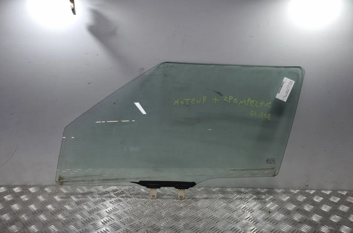 Glace porte av g SUZUKI SWIFT 4 occasion