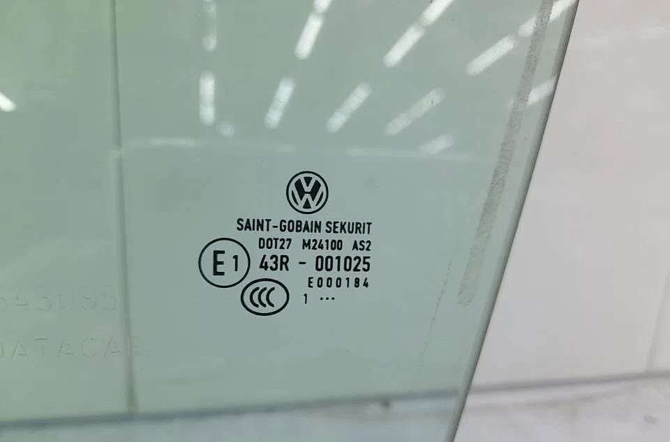 Glace porte av g VOLKSWAGEN GOLF PLUS PHASE 2 occasion