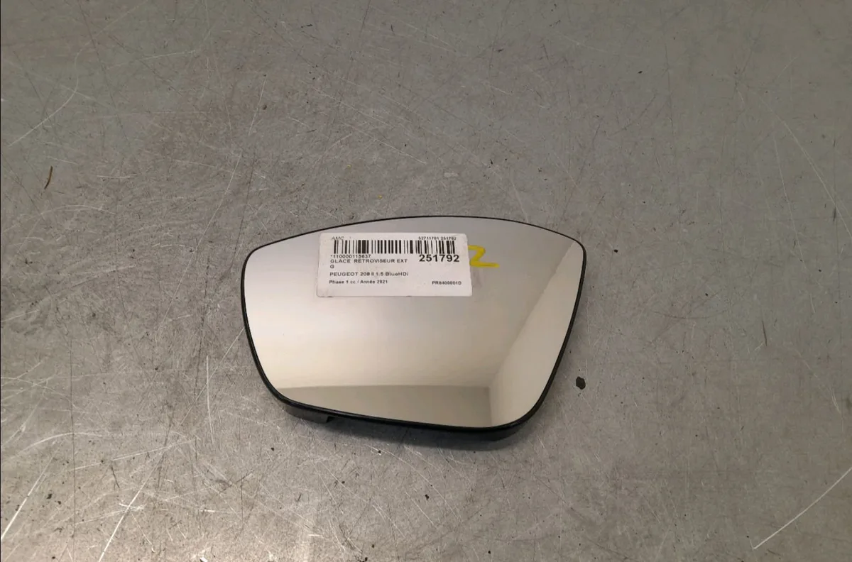 Glace  retroviseur exterieur gauche Peugeot 208 II (UB_, UP_, UW_, UJ_) 1.5 bluehdi 100 (2019) occasion