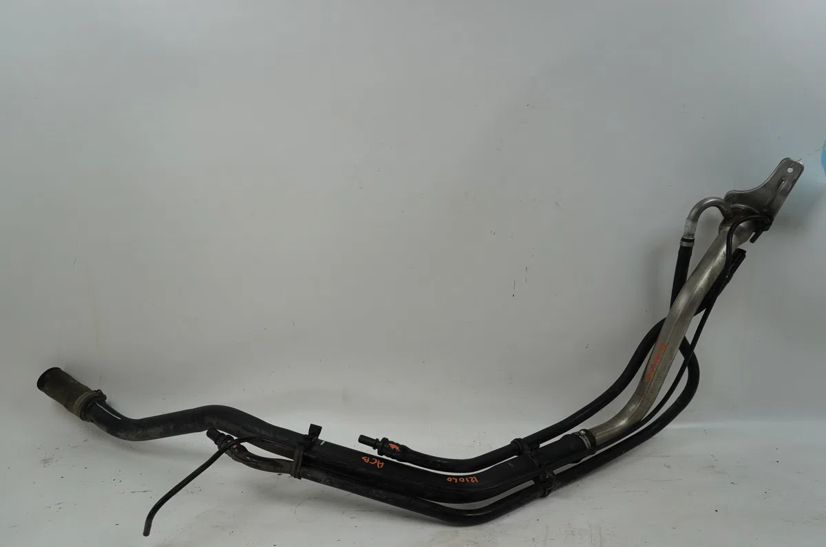 Goulotte carburant Land rover DISCOVERY III (L319) 2.7 td 4x4 (2004-2009) occasion