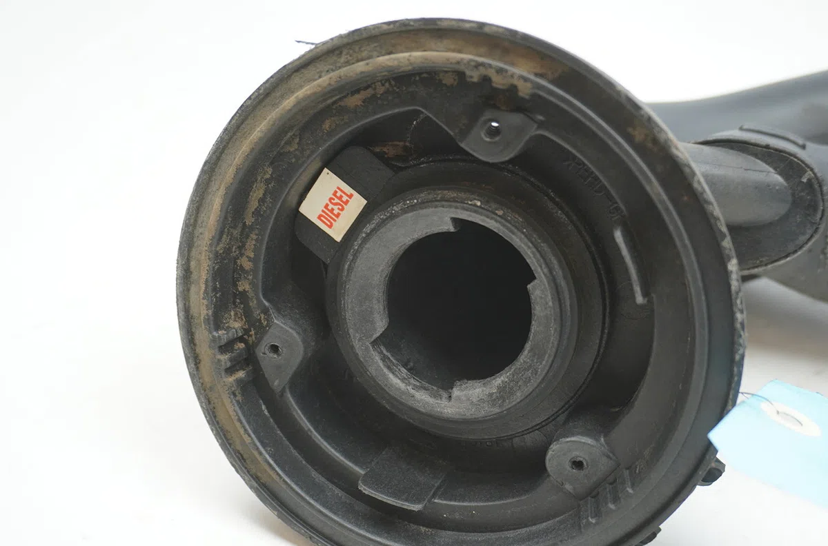 Goulotte carburant Peugeot 206 3-5 portes (2A-C) 1.9 d (1998-2001) 5 portes occasion