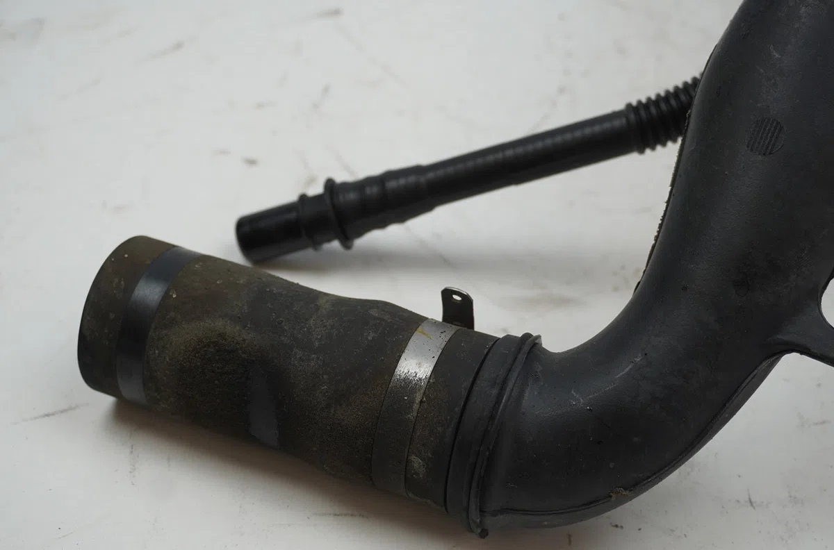 Goulotte carburant Renault KANGOO Express (FW0-1_) 1.5 dci 90 (fw0g, fw05, fw08, fw11) (2009) 4 portes occasion