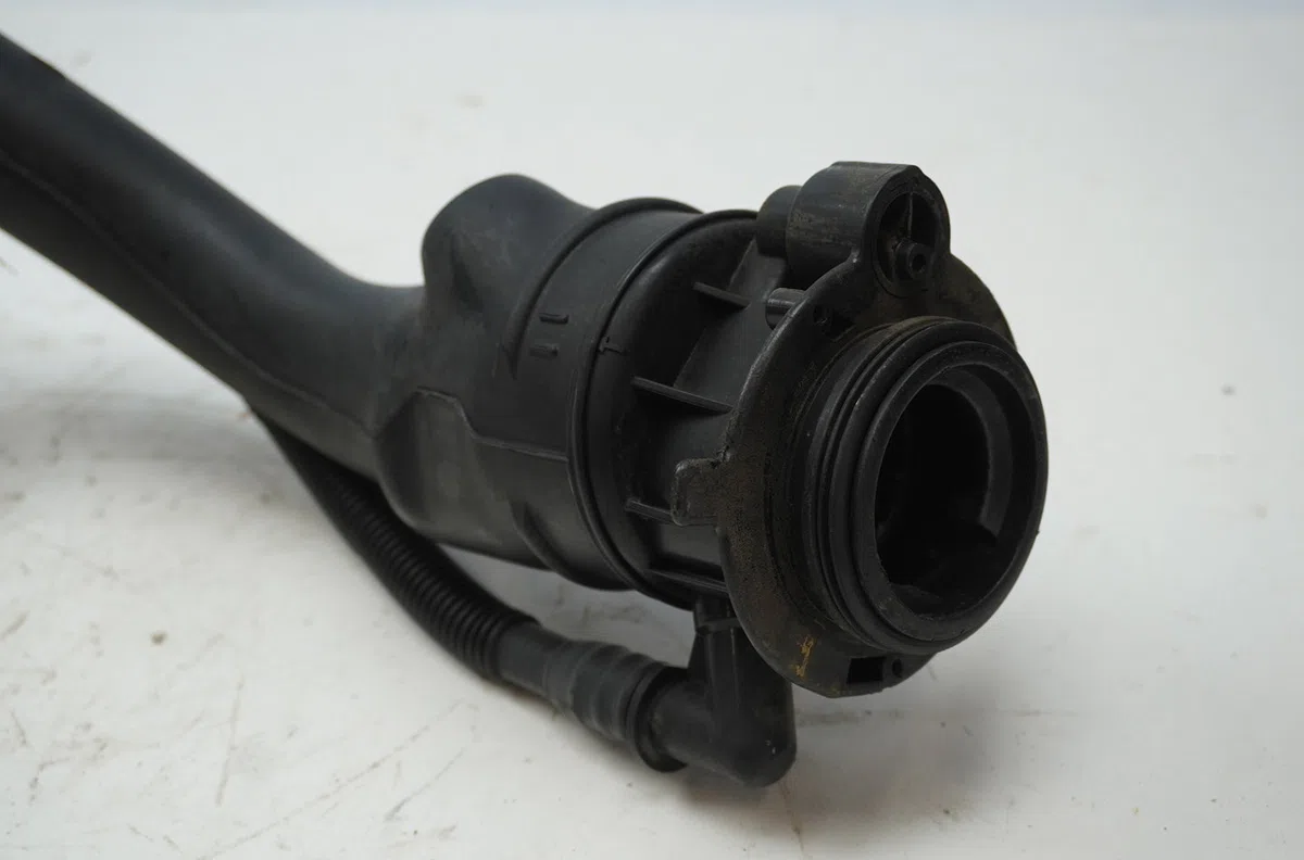 Goulotte carburant Renault KANGOO Express (FW0-1_) 1.5 dci 90 (fw0g, fw05, fw08, fw11) (2009) 4 portes occasion