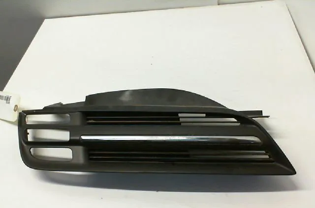 Grille calandre d NISSAN MICRA III Phase 1 01-2003--07-2005 1.2i 80ch occasion